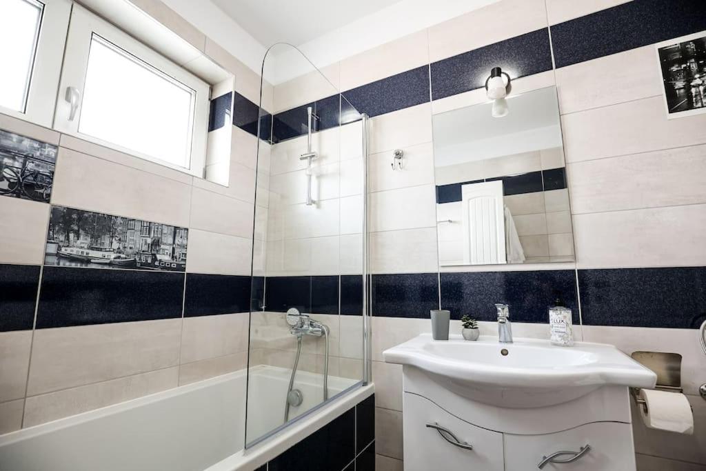 Modern Condo With Parking, Sibiu Dış mekan fotoğraf