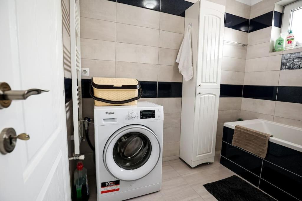 Modern Condo With Parking, Sibiu Dış mekan fotoğraf